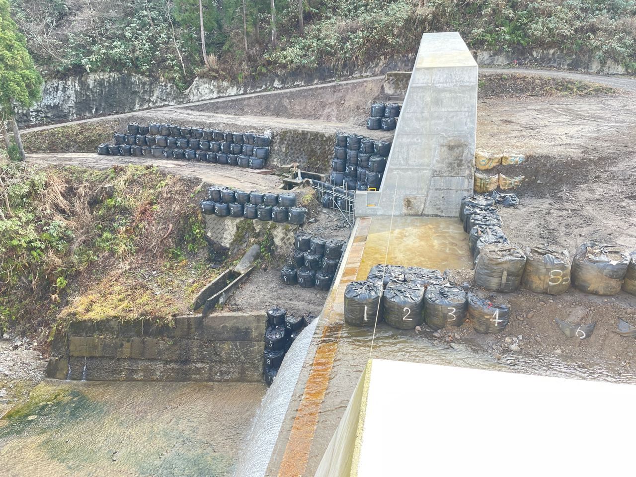 庄川水系梨谷川砂防関係施設整備（砂防）堰堤改築工事